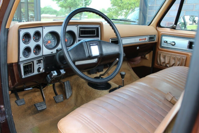Chevrolet C/K Pickup 3500 1979 image number 13