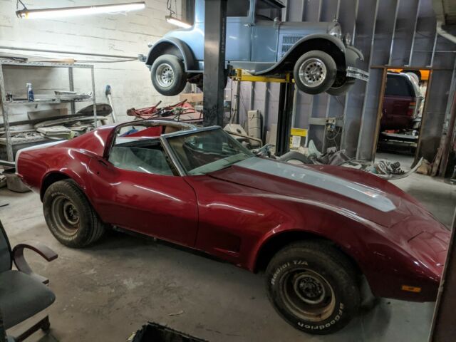 Chevrolet Corvette 1973 image number 10