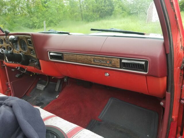 Chevrolet C/K Pickup 2500 1976 image number 13