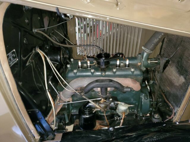 Ford Model B 1932 image number 21