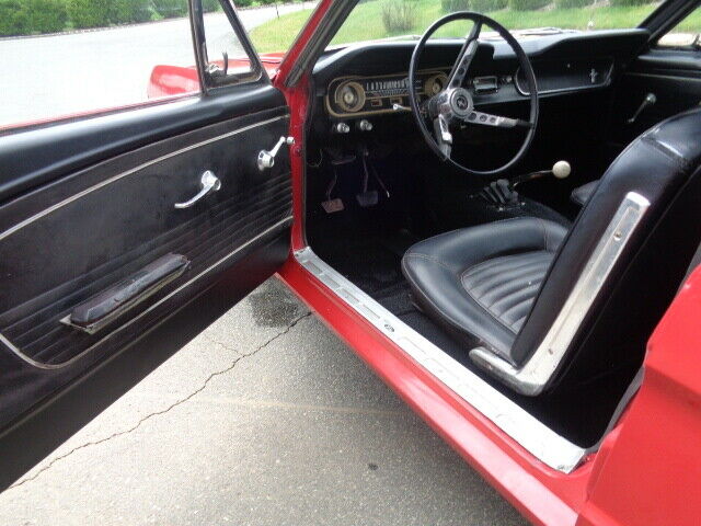 Ford Mustang 1965 image number 35