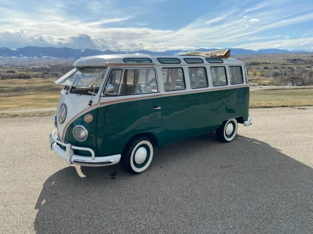 Volkswagen Bus/Vanagon 1972 image number 1