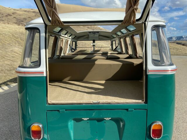 Volkswagen Bus/Vanagon 1972 image number 12