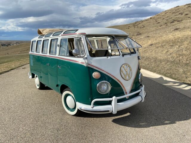 Volkswagen Bus/Vanagon 1972 image number 25