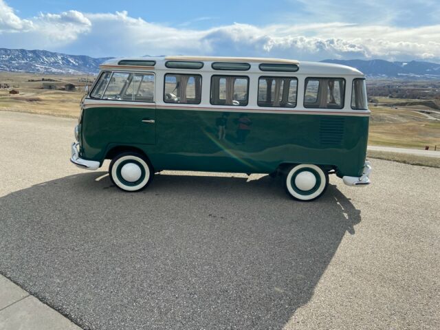 Volkswagen Bus/Vanagon 1972 image number 31