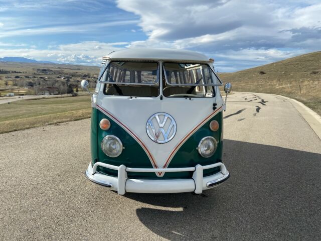 Volkswagen Bus/Vanagon 1972 image number 9