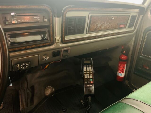 Ford F-250 1979 image number 21