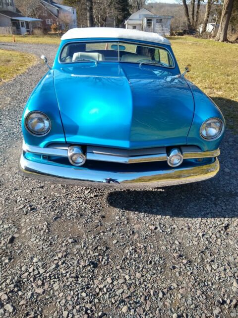 Ford Deluxe 1949 image number 3