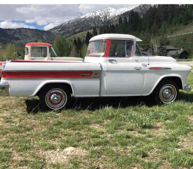 Chevrolet Cameo 1957 image number 1