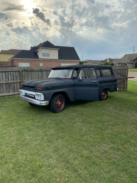 Chevrolet Suburban 1966 image number 22