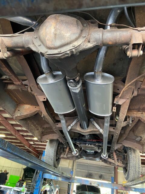 Chevrolet Suburban 1966 image number 28