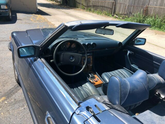 Mercedes-Benz SL-Class 1979 image number 15