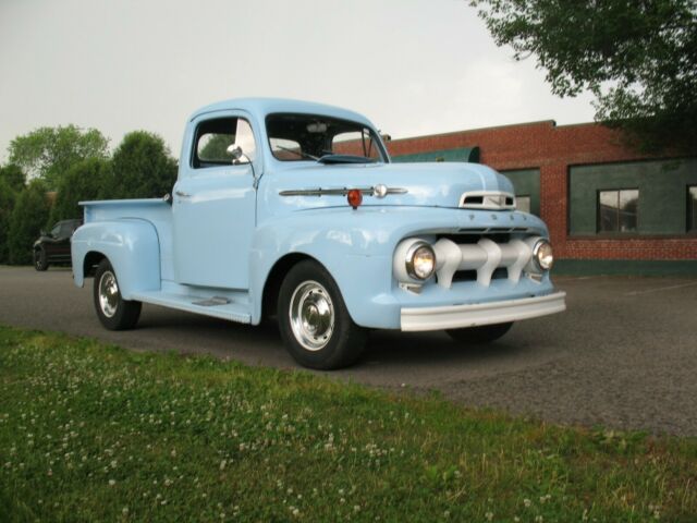 Ford F-100 1952 image number 2