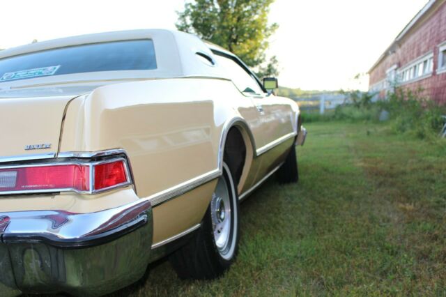 Lincoln Continental 1976 image number 23