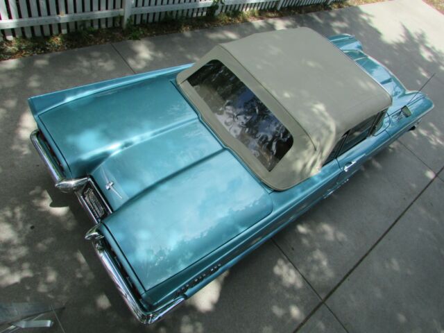 Ford Thunderbird 1960 image number 5