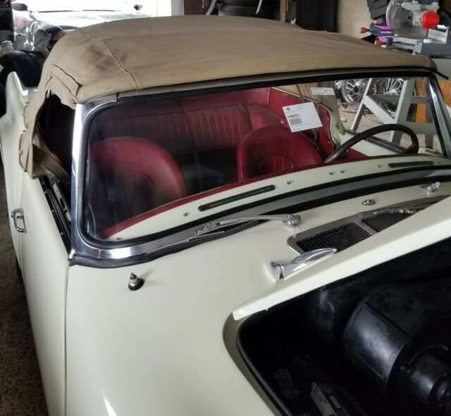 Daimler SP250 1961 image number 28