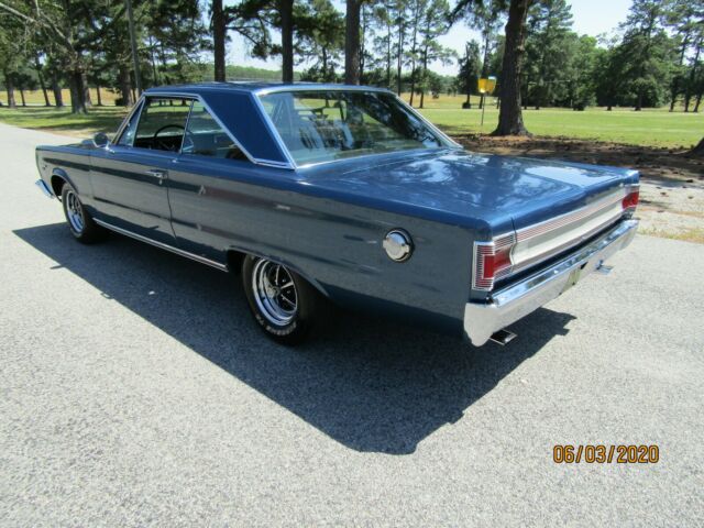 Plymouth GTX 1967 image number 2