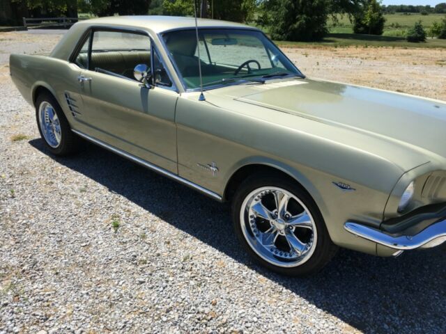 Ford Mustang 1966 image number 2
