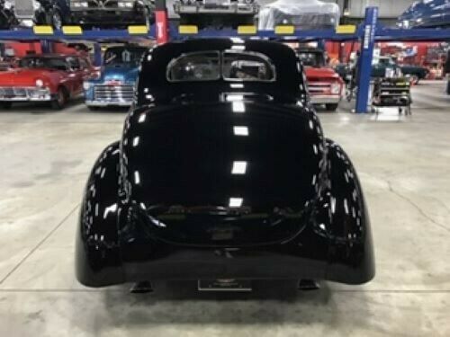 Ford Deluxe 1940 image number 15