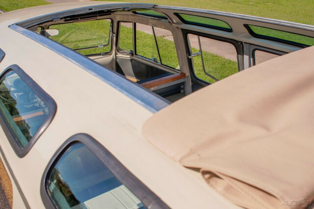 Volkswagen 19-Window Bus 1959 image number 28
