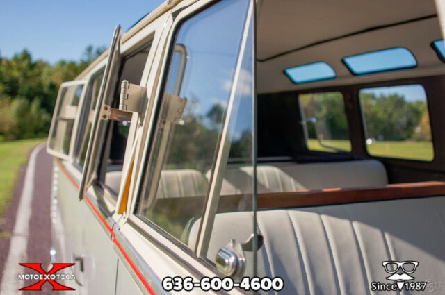 Volkswagen 19-Window Bus 1959 image number 8
