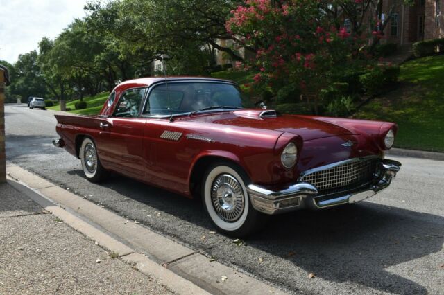 Ford Thunderbird 1957 image number 2
