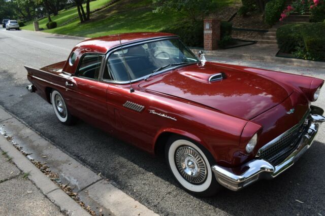 Ford Thunderbird 1957 image number 23