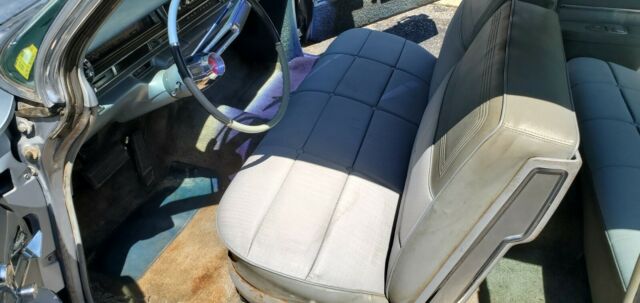 Cadillac Series 62 1961 image number 37