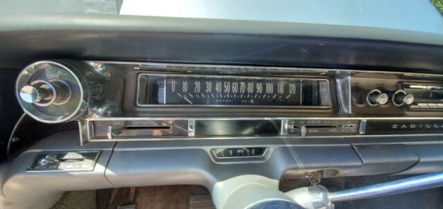 Cadillac Series 62 1961 image number 47