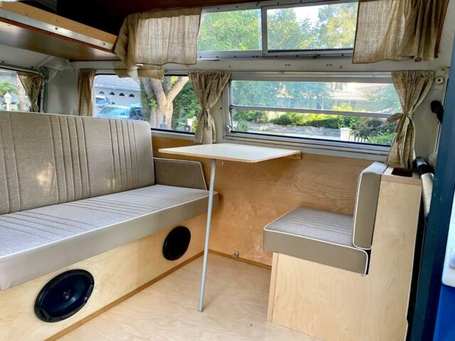 Volkswagen Bus/Vanagon 1972 image number 25