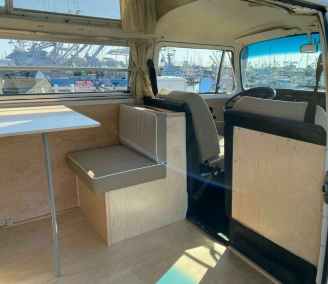 Volkswagen Bus/Vanagon 1972 image number 31