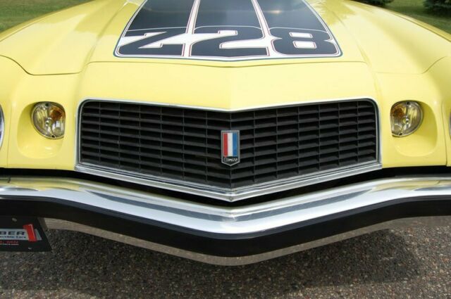 Chevrolet Z-28 Camaro 1974 image number 11