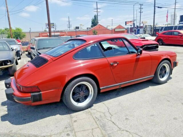 Porsche 911 1977 image number 2
