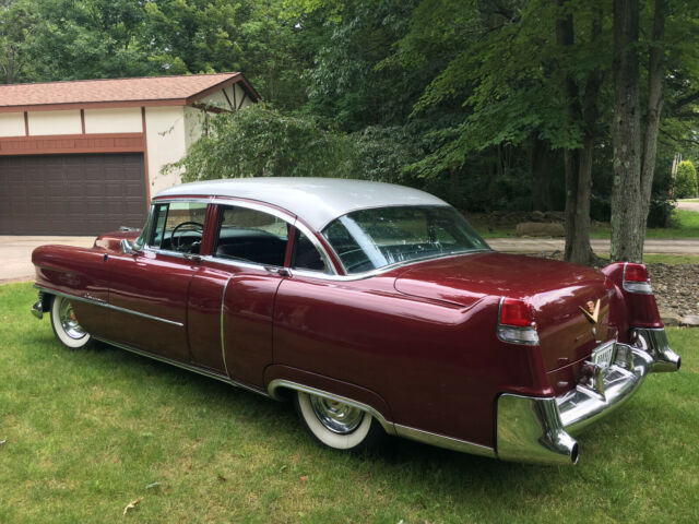 Cadillac DeVille 1954 image number 29