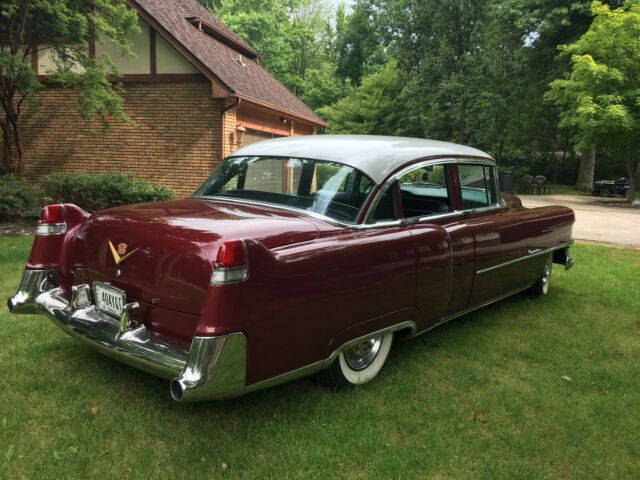 Cadillac DeVille 1954 image number 4