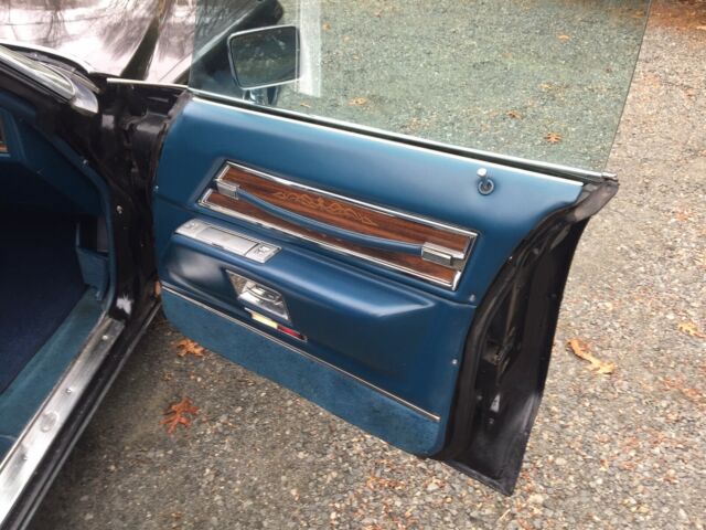 Cadillac Fleetwood 1972 image number 15