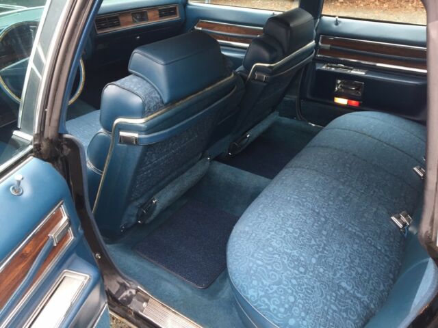 Cadillac Fleetwood 1972 image number 9