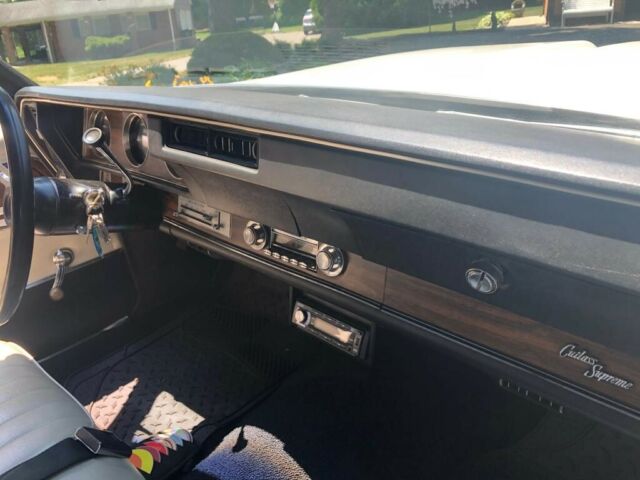 Oldsmobile Cutlass 1971 image number 44