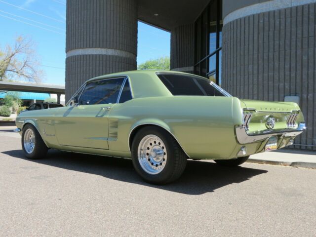 Ford Mustang 1967 image number 18