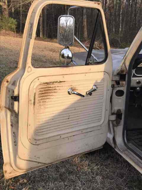 Ford F250 1967 image number 15