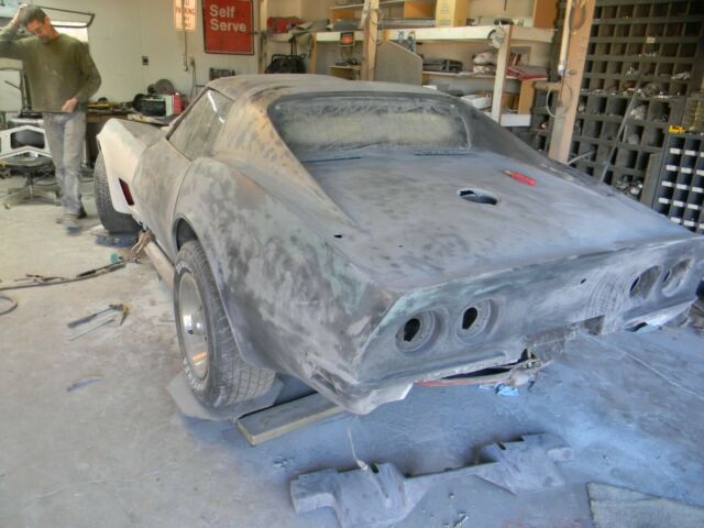 Chevrolet Corvette 1973 image number 9