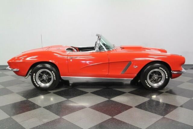 Chevrolet Corvette 1962 image number 15