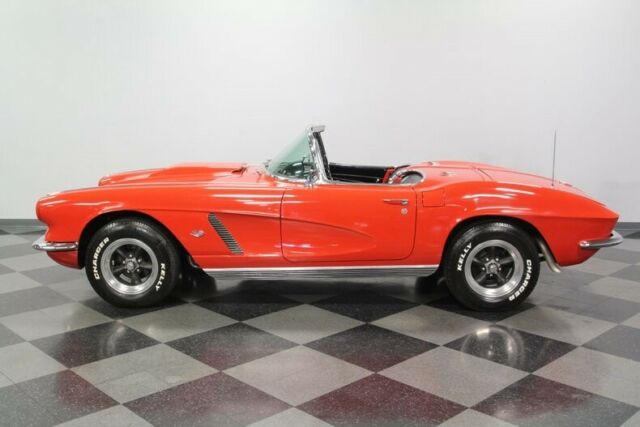 Chevrolet Corvette 1962 image number 31