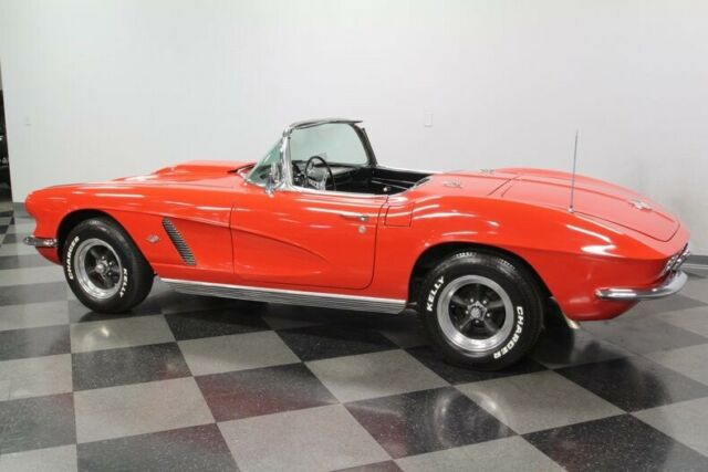 Chevrolet Corvette 1962 image number 32