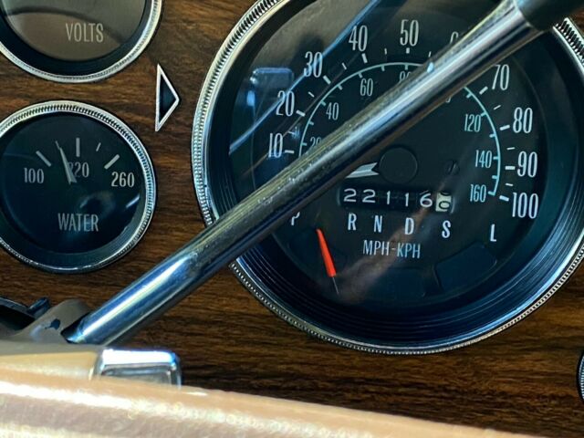 Pontiac Grand Prix 1976 image number 27