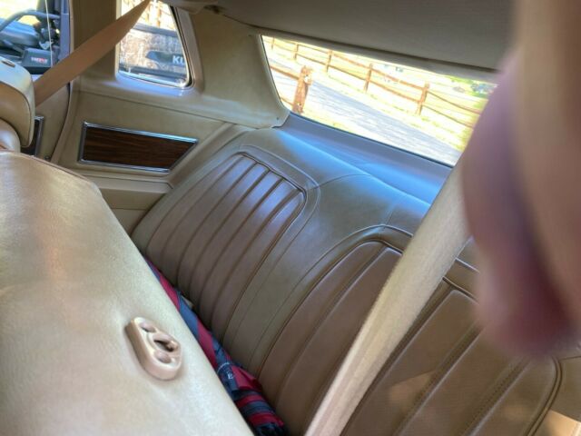 Pontiac Grand Prix 1976 image number 8