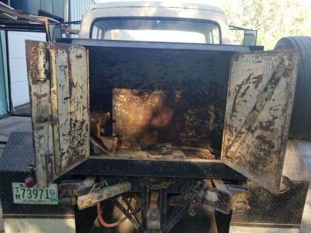 Ford F-350 1956 image number 28