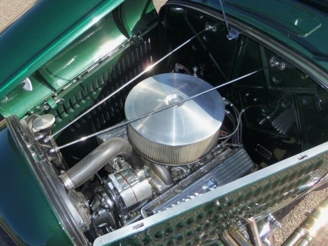 Ford Roadster 1932 image number 2
