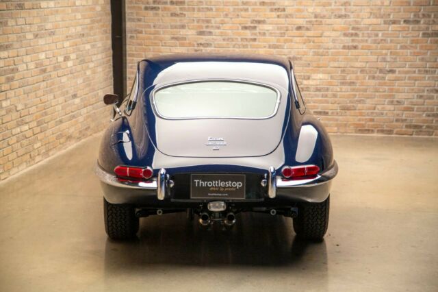 Jaguar E-Type 1966 image number 2