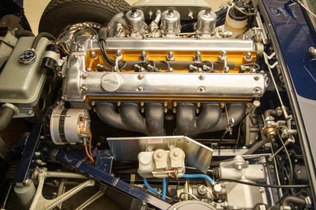 Jaguar E-Type 1966 image number 21
